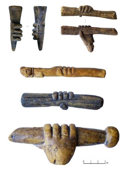 Деревянные руки из древнего Великого Новгорода имели ритуальное значение, полагают в МГУ