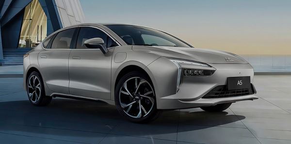 Zeekr столкнулся с неожиданным конкурентом в России: «Амберавто А5» российской сборки сместил Zeekr 001 на второе место в рейтинге самых популярных электромобилей