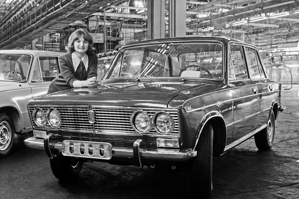 Не&nbsp;купить, а&nbsp;достать: как охотились за&nbsp;автомобилями в&nbsp;СССР