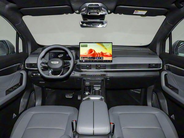 Обновленный Geely Okavango оценили в Китае 94 тыс. юаней (1 млн рублей) &mdash; в 3,5 раза дешевле, чем не обновленный Okavango в России