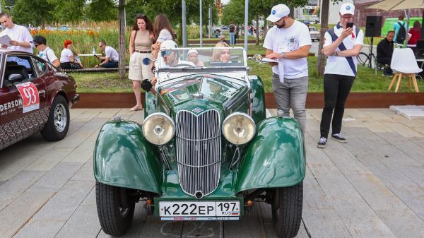 Сколько стоят &laquo;красивые&raquo; автомобильные номера в&nbsp;2025-ом году и&nbsp;как купить &laquo;блатной&raquo; регистрационный знак для машины