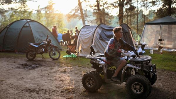Перегруженные дороги, старые машины и человеческий фактор: названы основные проблемы дорожного движения в России