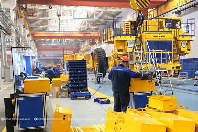 БелАЗ модернизировал ключевой цех впервые за 45 лет: выпуск тяжелых карьерных самосвалов в Белоруссии увеличится на 30%