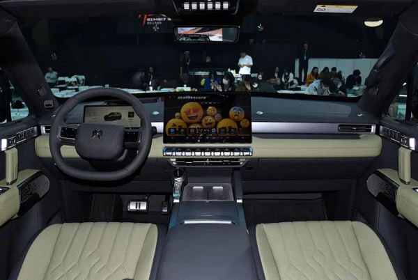 Представлен очередной &laquo;китайский Hummer&raquo; M-Hero&nbsp;M817: рама, полный привод, 686 л.с. и 1365 км на баке бензина за 302 тыс. юаней (3,35 млн рублей)