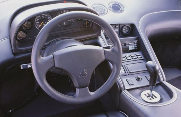 Культовый Lamborghini Diablo с пробегом всего 1900 км продают в России: это 61-й экземпляр из первых двух тысяч произведённых автомобилей