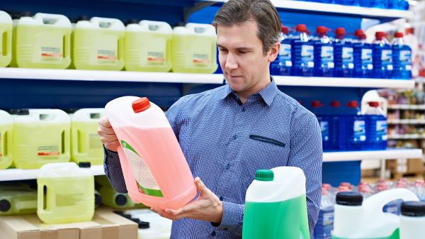 Эксперт рассказал, как выбрать качественную и&nbsp;безопасную &laquo;незамерзайку&raquo;