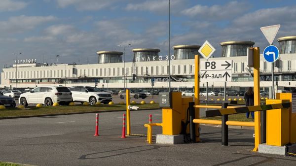 Парковки аэропорта Пулково в&nbsp;СПб: принцип действия, стоимость, штрафы, и&nbsp;можно ли&nbsp;поставить автомобиль рядом бесплатно