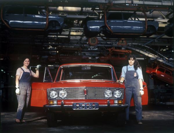 Не&nbsp;купить, а&nbsp;достать: как охотились за&nbsp;автомобилями в&nbsp;СССР