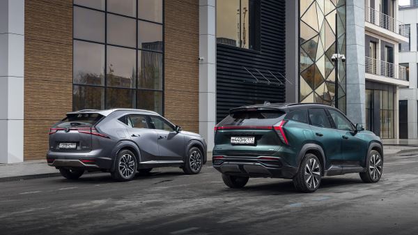 Прагматик против техногика: сравнительный тест-драйв GAC GS4 и&nbsp;Geely Atlas