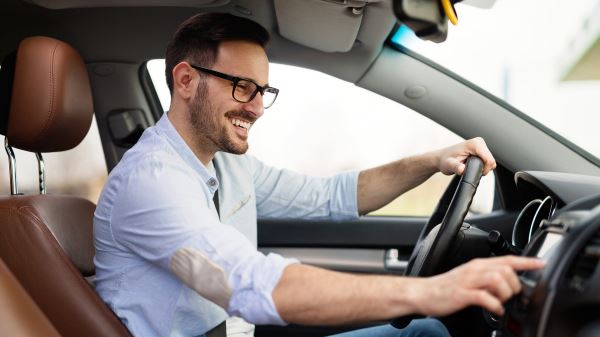 В&nbsp;России отмечают День автомобилиста: поздравляем всех, кто рулит!