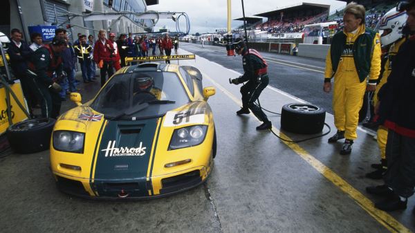 Одни за&nbsp;век: уникальные гонщик и&nbsp;команда, покорившие &laquo;Тройную корону автоспорта&raquo;