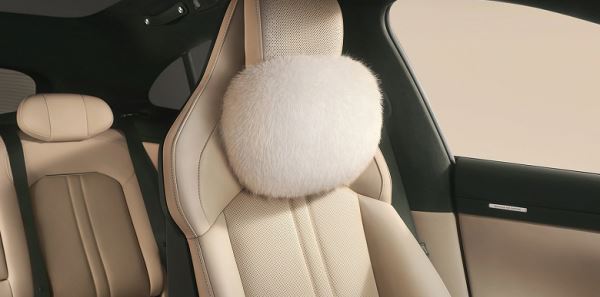 Магнитные шерстяные подголовники и наборы для сидений. Xiaomi представила зимние аксессуары для своих машин