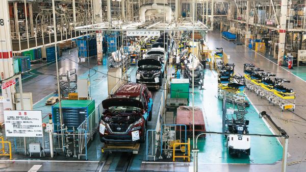 Мировой автопром накрывает новый кризис микрочипов: убытки исчисляются миллиардами