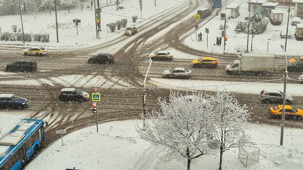 Восемь важных приёмов вождения, без знания которых опасно садиться за&nbsp;руль зимой