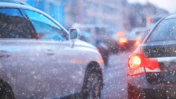 Восемь важных приёмов вождения, без знания которых опасно садиться за&nbsp;руль зимой