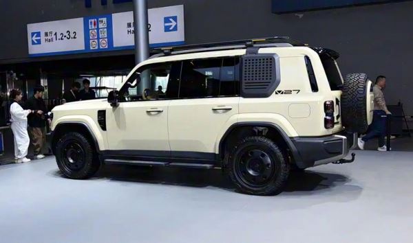 Chery iCaur V27 приедет в Россию на замену Land Cruiser и Land Rover: большой 5-метровый гибрид с полным приводом, 455 л.с. и запасом хода около 1000 км на баке бензина