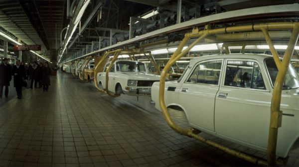 Не&nbsp;купить, а&nbsp;достать: как охотились за&nbsp;автомобилями в&nbsp;СССР