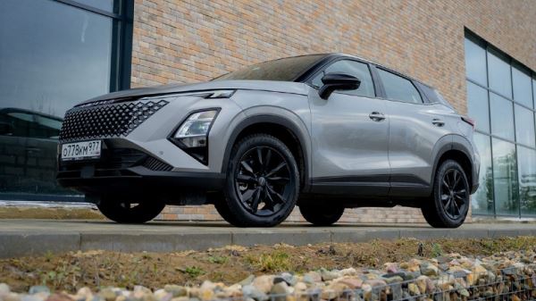 Минус четверть миллиона рублей: в России сильно подешевела полноприводная версия популярного кроссовера Omoda C5