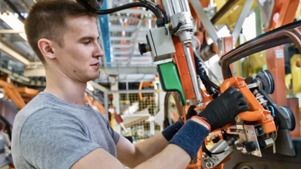 Стало известно, сколько платят на&nbsp;российских автозаводах