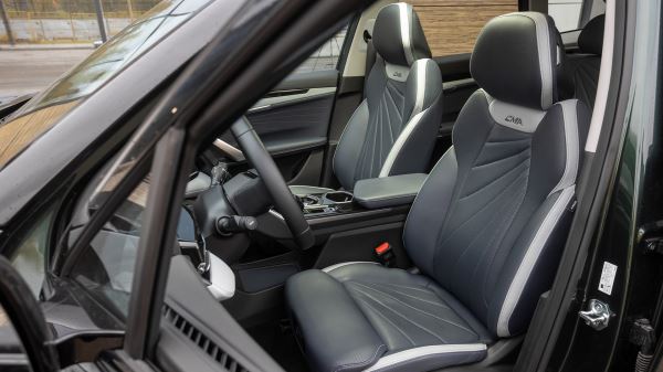 Прагматик против техногика: сравнительный тест-драйв GAC GS4 и&nbsp;Geely Atlas