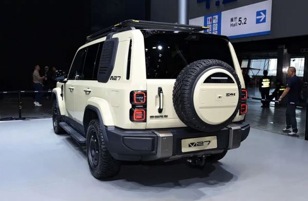 Chery iCaur V27 приедет в Россию на замену Land Cruiser и Land Rover: большой 5-метровый гибрид с полным приводом, 455 л.с. и запасом хода около 1000 км на баке бензина