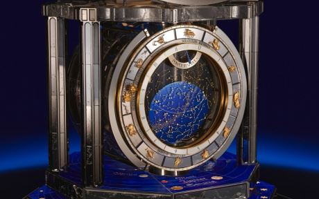 В уникальных часах La Qu&ecirc;te du Temps трудится маленький искусственный астроном