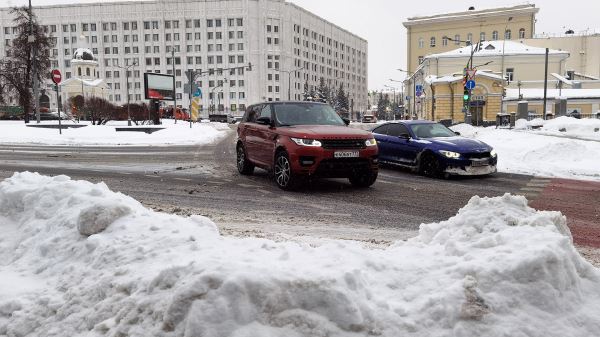 Восемь важных приёмов вождения, без знания которых опасно садиться за&nbsp;руль зимой