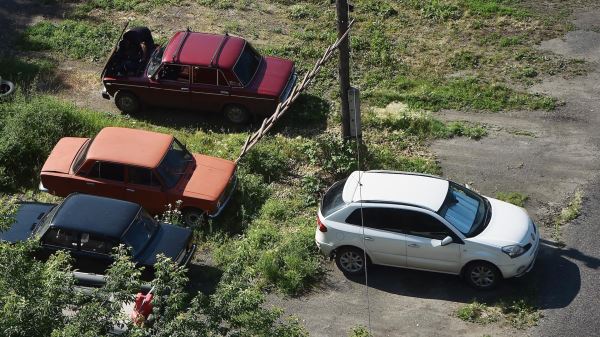 Перегруженные дороги, старые машины и человеческий фактор: названы основные проблемы дорожного движения в России