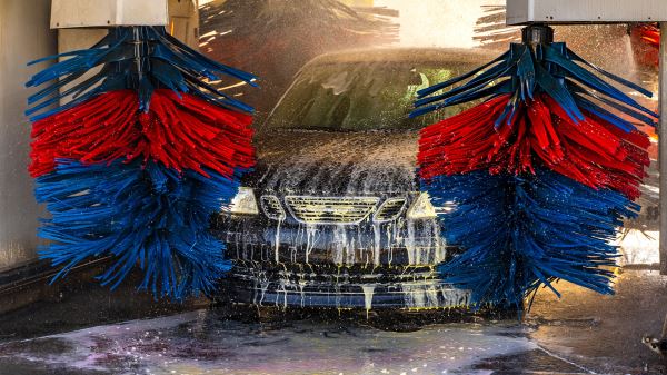 Как выбрать детейлинг-центр с&nbsp;хорошей мойкой и&nbsp;химчисткой для автомобиля