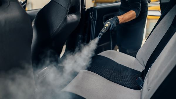 Как выбрать детейлинг-центр с&nbsp;хорошей мойкой и&nbsp;химчисткой для автомобиля