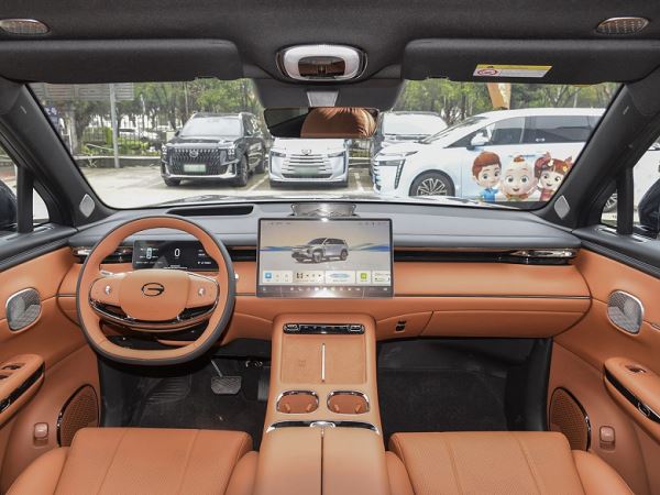 Большой и экономичный кроссовер готов к продажам в России: на 500-сильный GAC S7 выдано ОТТС