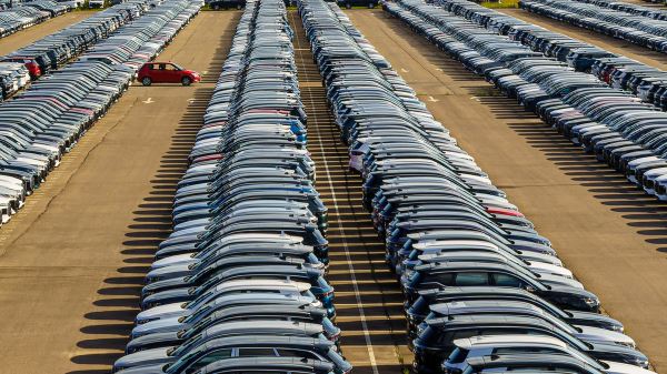 С&nbsp;1&nbsp;ноября автомобили могут резко подорожать: полный разбор нового утильсбора