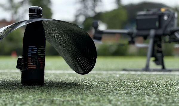 Парашют с сотнями отверстий повысит безопасность доставки грузов дронами