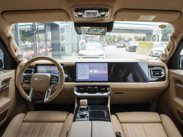 Китайская замена Land Cruiser получила уникальное оснащение. Представлен BAIC BJ60 Executive: 548 л.с., полный привод, спутниковая связь и кислородный генератор