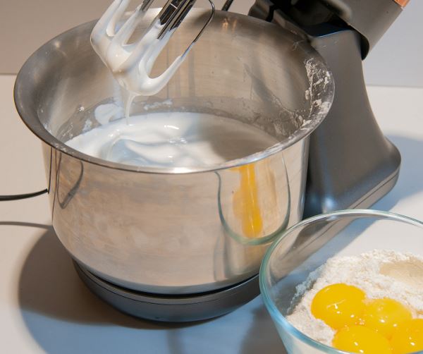 В чем и как испечь бисквит, чтобы он был воздушным и не осел: опыт тестирования бытовой техники лаборатории iXBT.com