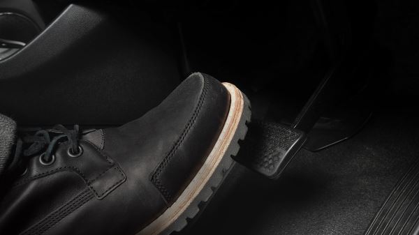 Тихий ужас: 10 неявных признаков серьёзных проблем с электрикой вашего авто